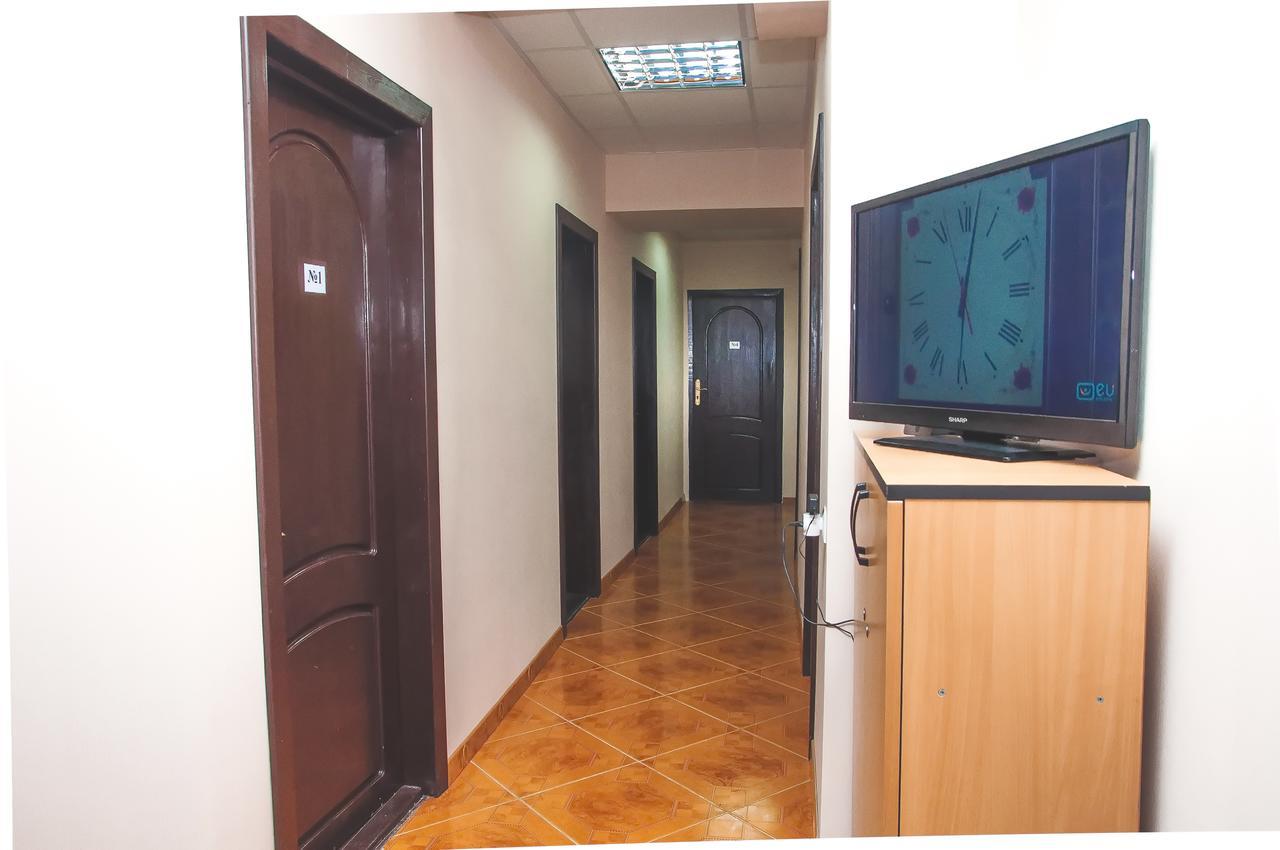 Globus Hostel Kiev Dış mekan fotoğraf