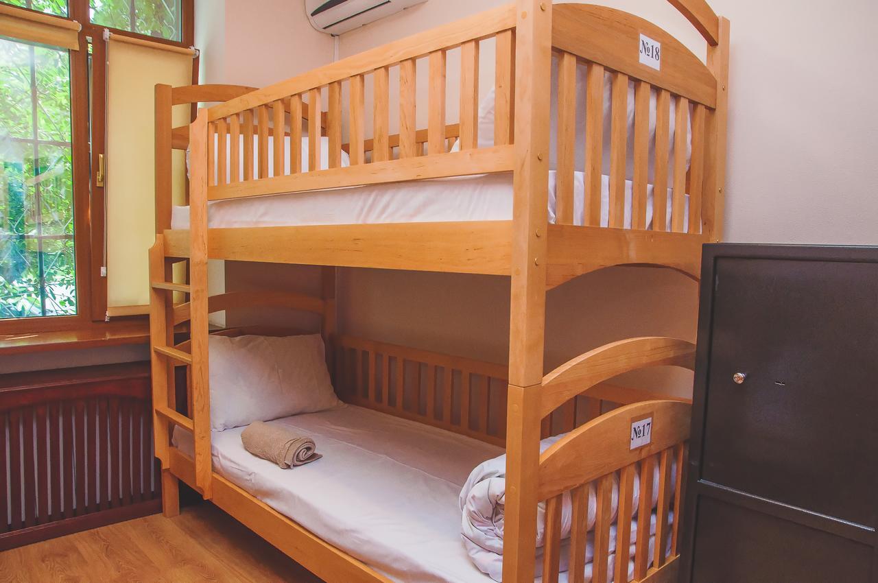Globus Hostel Kiev Dış mekan fotoğraf